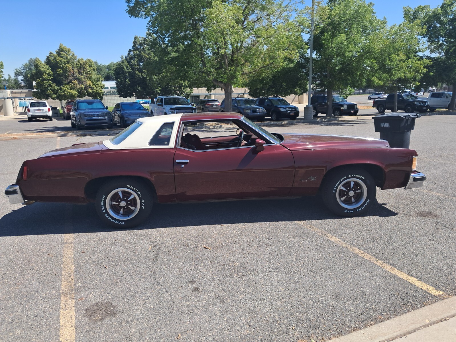 1976 Pontiac Grand Prix - photo 2