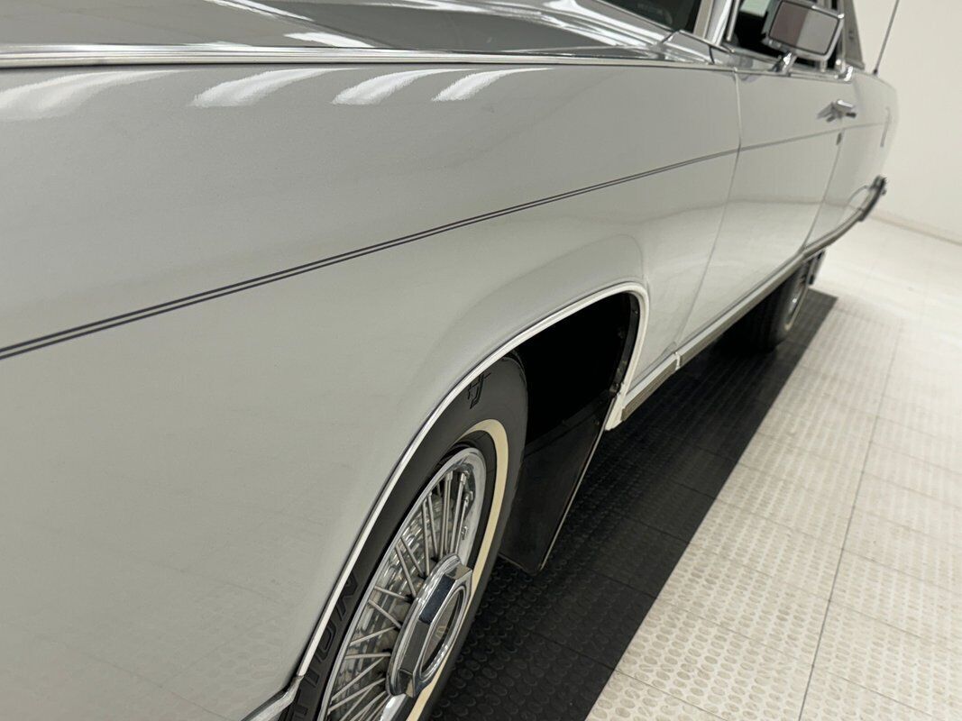 1976 Lincoln Continental Town Coupe - photo 11
