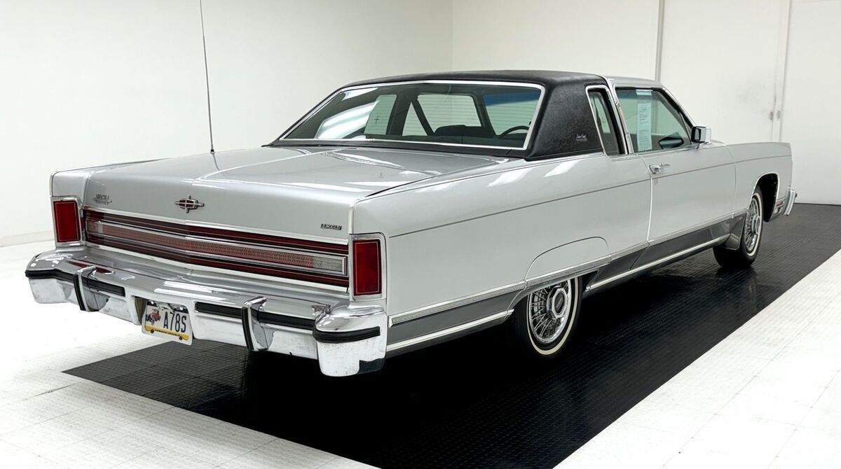 1976 Lincoln Continental Town Coupe - photo 5