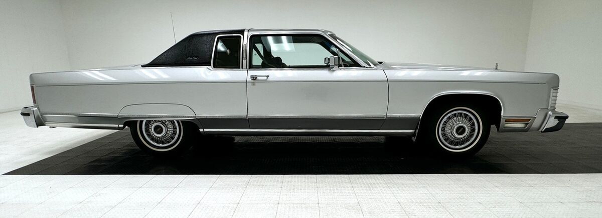 1976 Lincoln Continental Town Coupe - photo 6