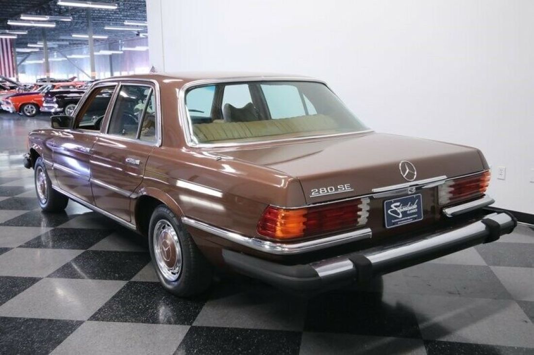 1977 Mercedes-Benz 200-Series - photo 10