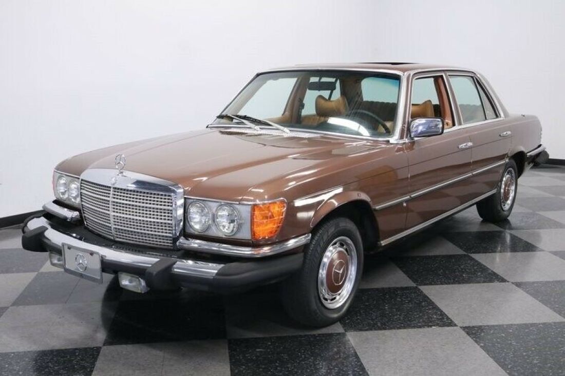 1977 Mercedes-Benz 200-Series - photo 6