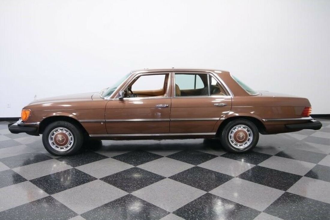 1977 Mercedes-Benz 200-Series - photo 8