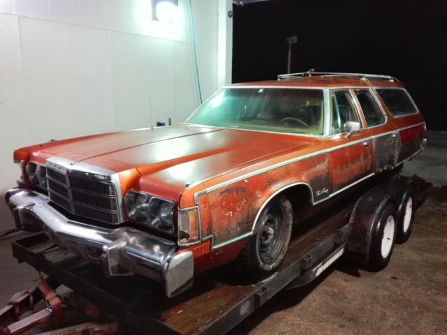 77 CHRYSLER TOWN&COUNTRY Amazing STATION WAGON ! 440v8 Patina Project RARE FIND 1977 Chrysler Town & Country