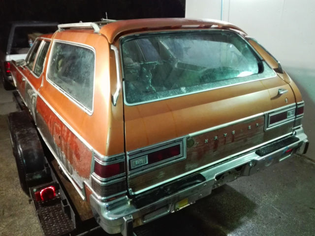 1977 Chrysler Town & Country - photo 6