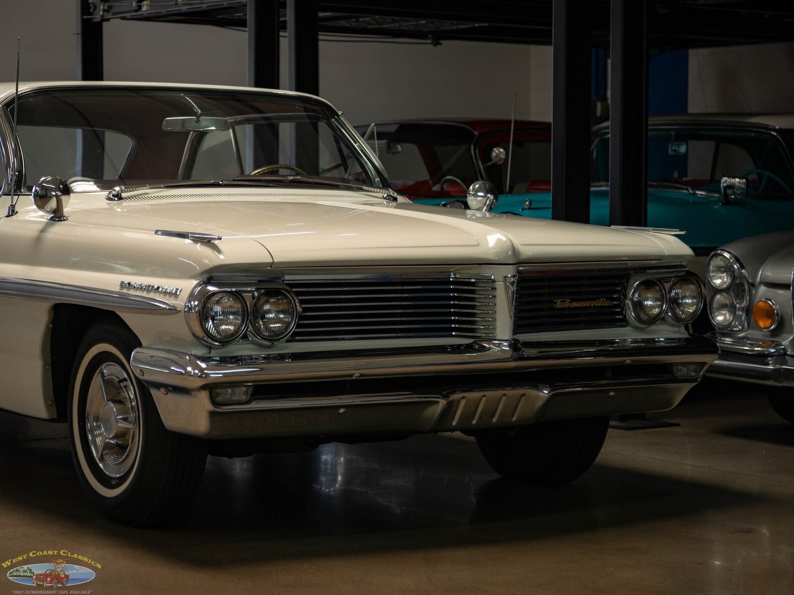 1962 Pontiac Bonneville Sport 2 Door Hardtop - photo 13
