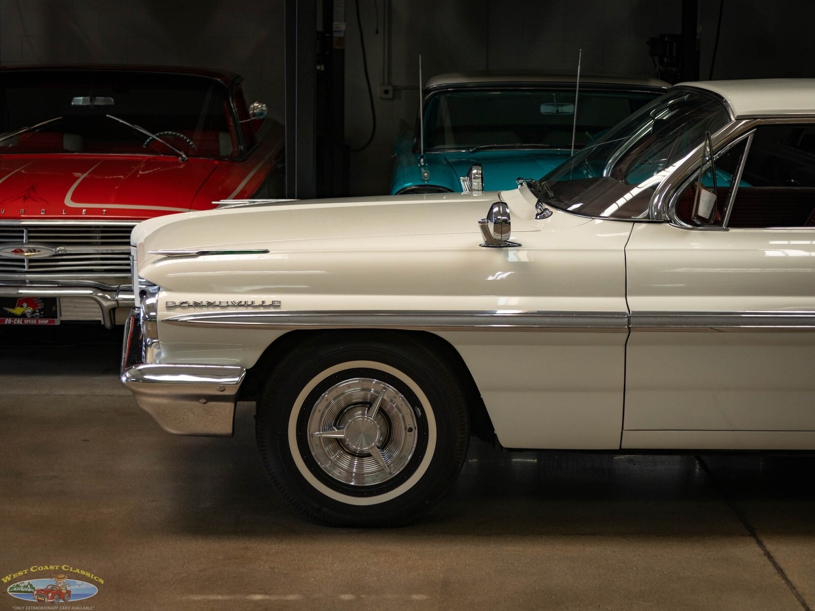 1962 Pontiac Bonneville Sport 2 Door Hardtop - photo 5