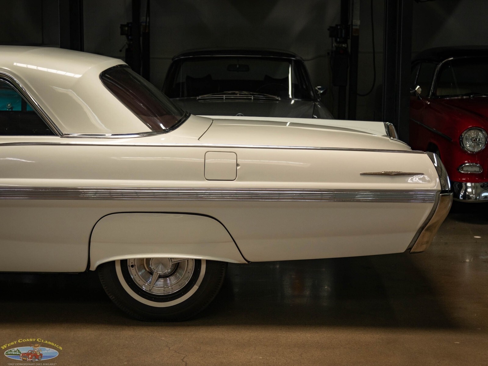 1962 Pontiac Bonneville Sport 2 Door Hardtop - photo 8