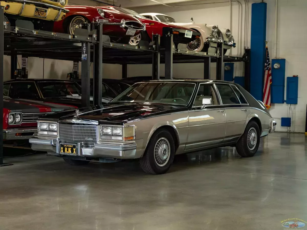 77372 Miles 4L NA V8 overhead valves (OHV) 16V 4-Speed AutomaticSedan 1985 Cadillac Seville V8 4 Door Sedan