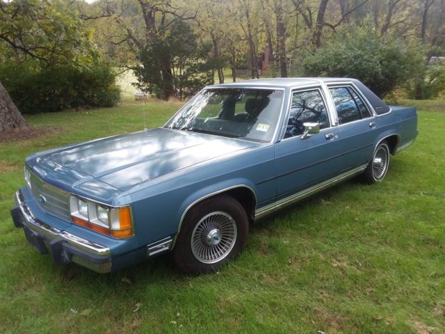 77k miles 1989 Crown Vic 5.0 V8 motor runs great MUST SELL :-( All Original NR! 1989 Ford Crown Victoria