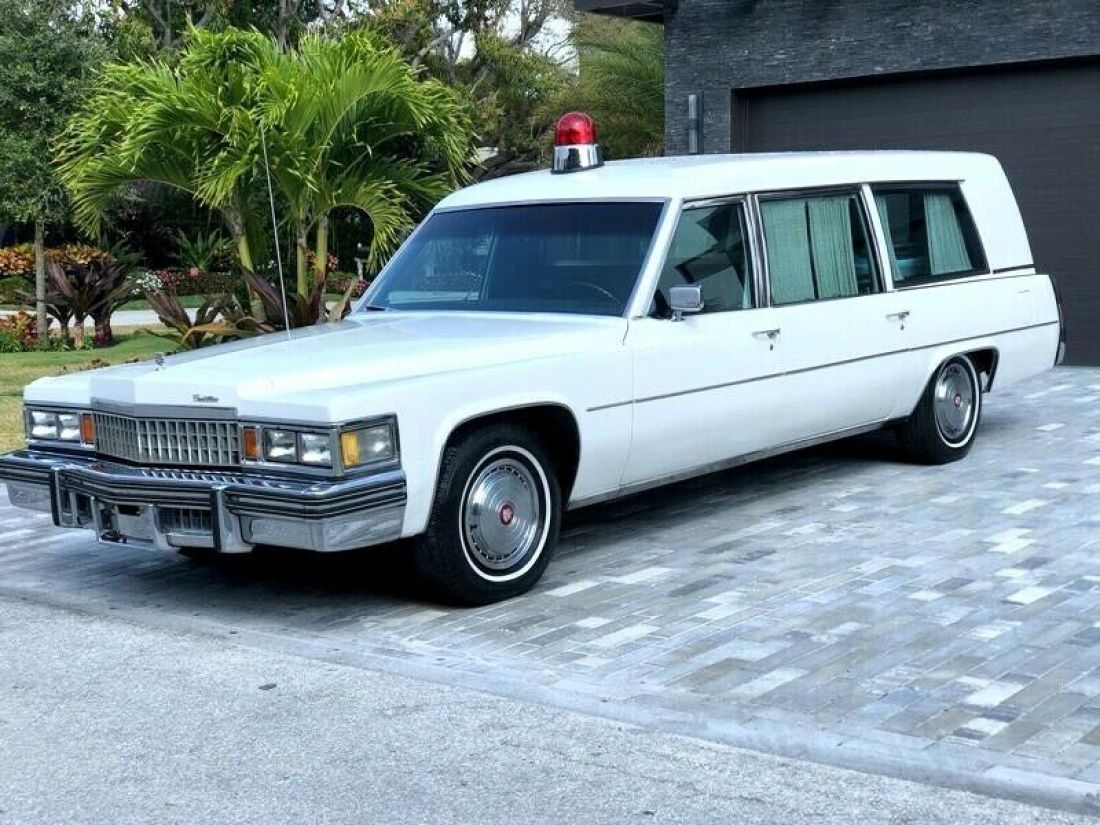 78 Cadillac Hearse Ambulance 32,k miles everything works siren lights runs grea 1978 Cadillac DeVille Hearse Ambulance