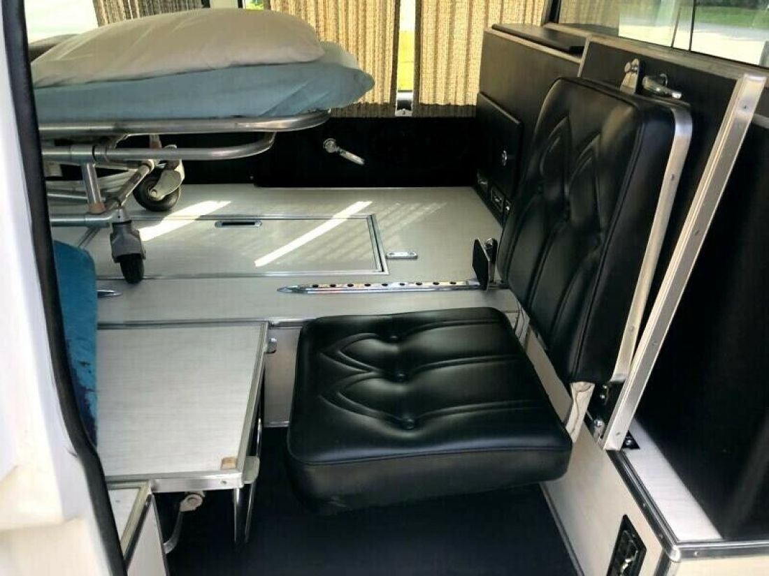 1978 Cadillac DeVille Hearse Ambulance - photo 12