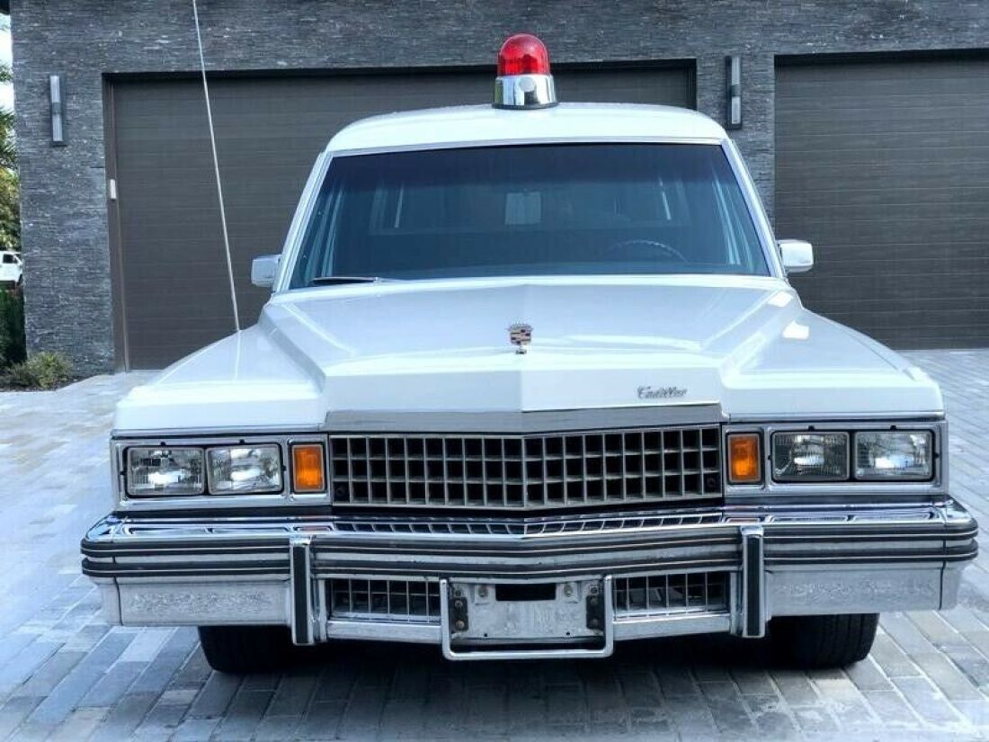 1978 Cadillac DeVille Hearse Ambulance - photo 2