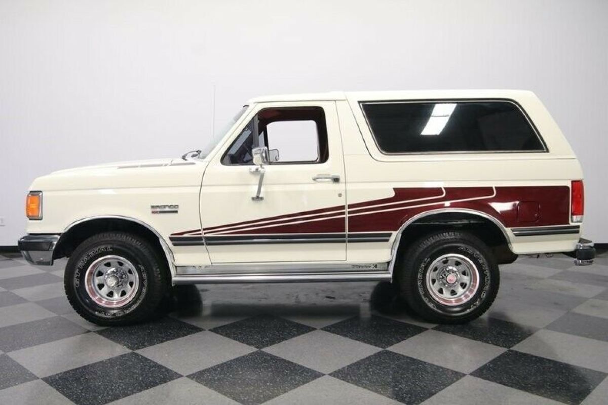 1988 Ford Bronco XLT 4X4 - photo 8