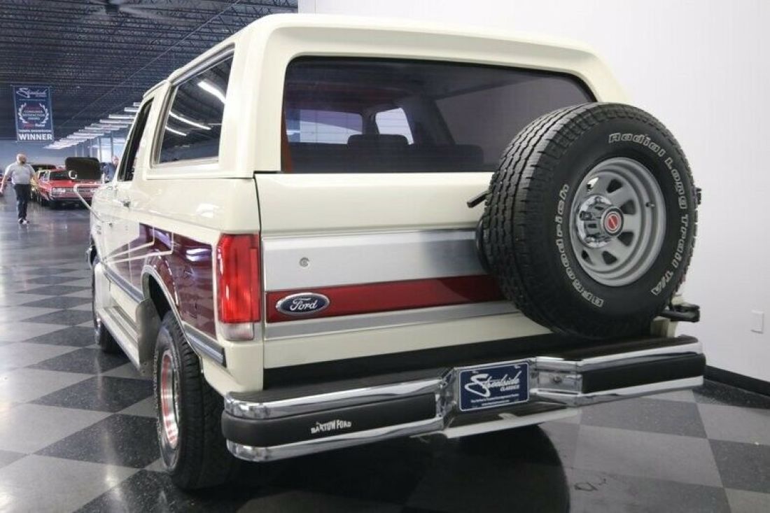1988 Ford Bronco XLT 4X4 - photo 11