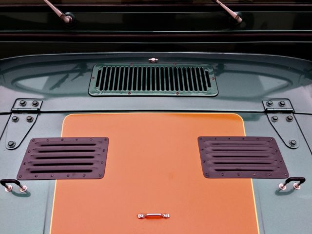 1979 Jeep Renegade Folding rear seat, vinyl - photo 9