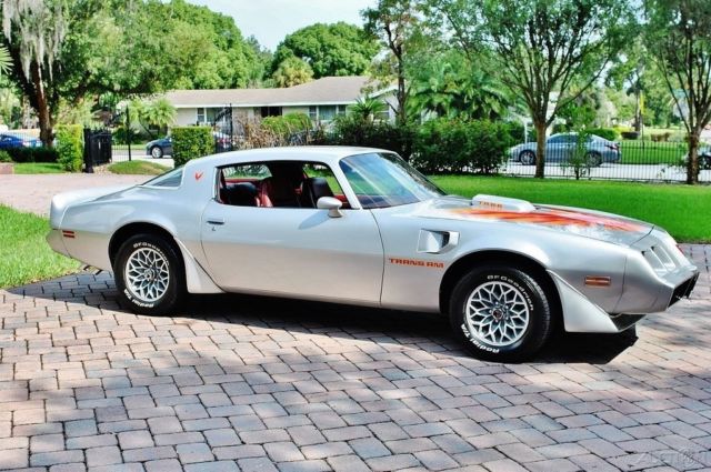 1979 Pontiac Trans AM stunning example 6.6L - photo 10