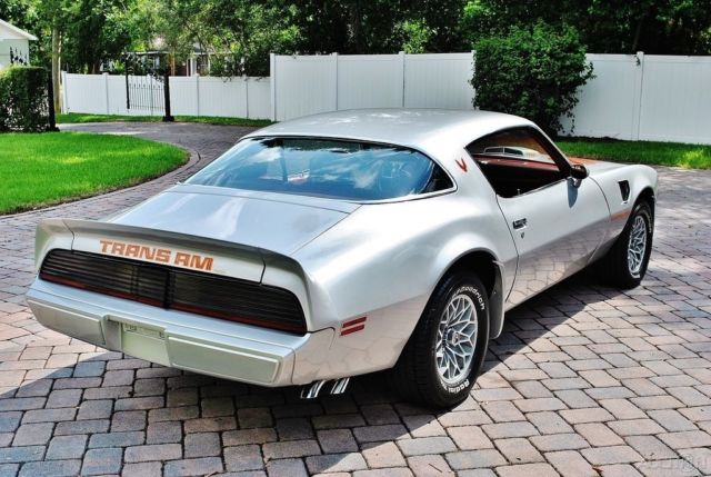 1979 Pontiac Trans AM stunning example 6.6L - photo 11