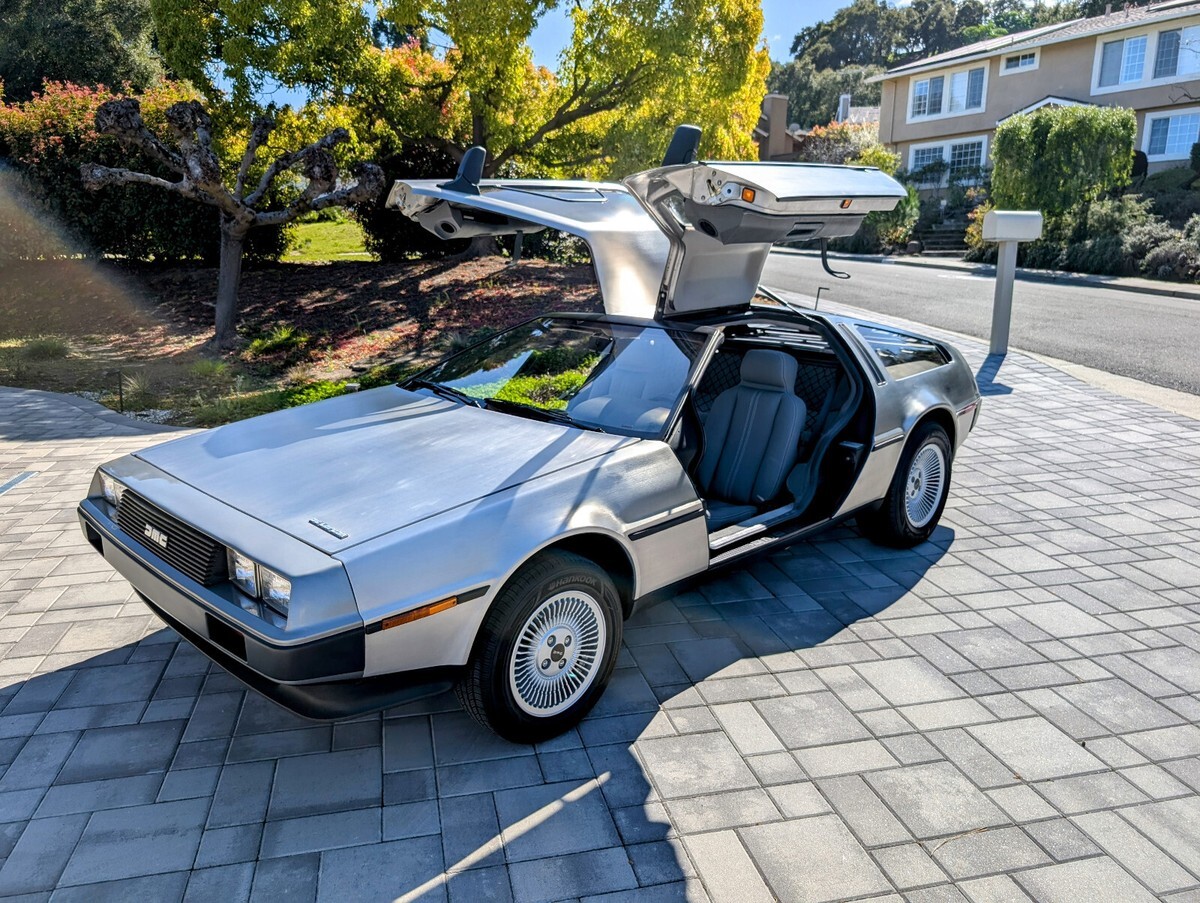 1983 DeLorean DMC 12 - photo 3