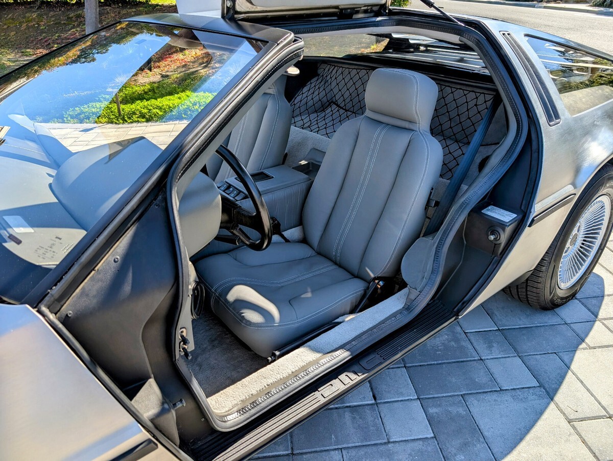 1983 DeLorean DMC 12 - photo 4