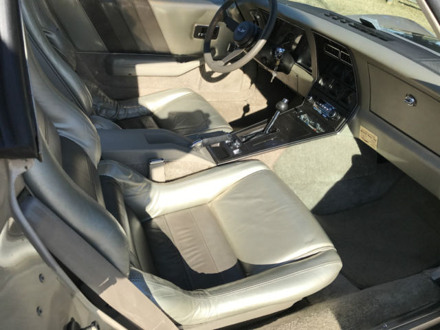 1982 Chevrolet Corvette Collector Edition - photo 2