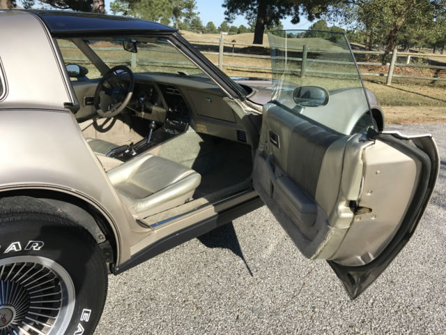 1982 Chevrolet Corvette Collector Edition - photo 3