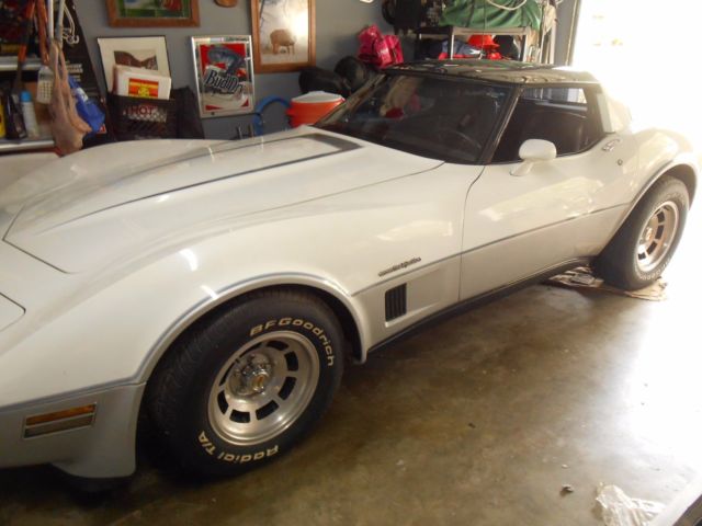 1982 Chevrolet Corvette - photo 2