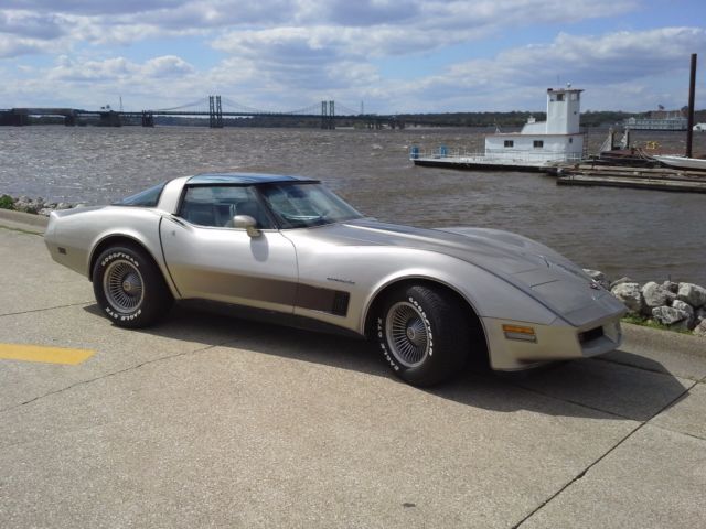 1982 Chevrolet Corvette Collector Edition - photo 2