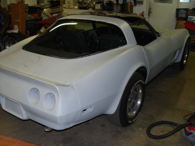 82 CORVETTE SILVER 711 MADE IN 82 CHARCOAL INTERIOR ALL MECHANICAL WORK DONE 1982 Chevrolet Corvette Silver