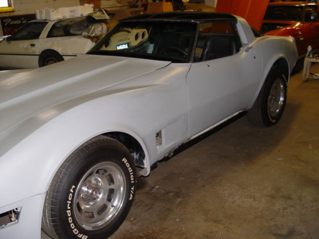 1982 Chevrolet Corvette Silver - photo 2