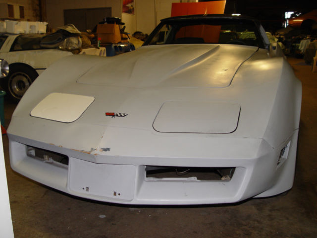 1982 Chevrolet Corvette Silver - photo 3