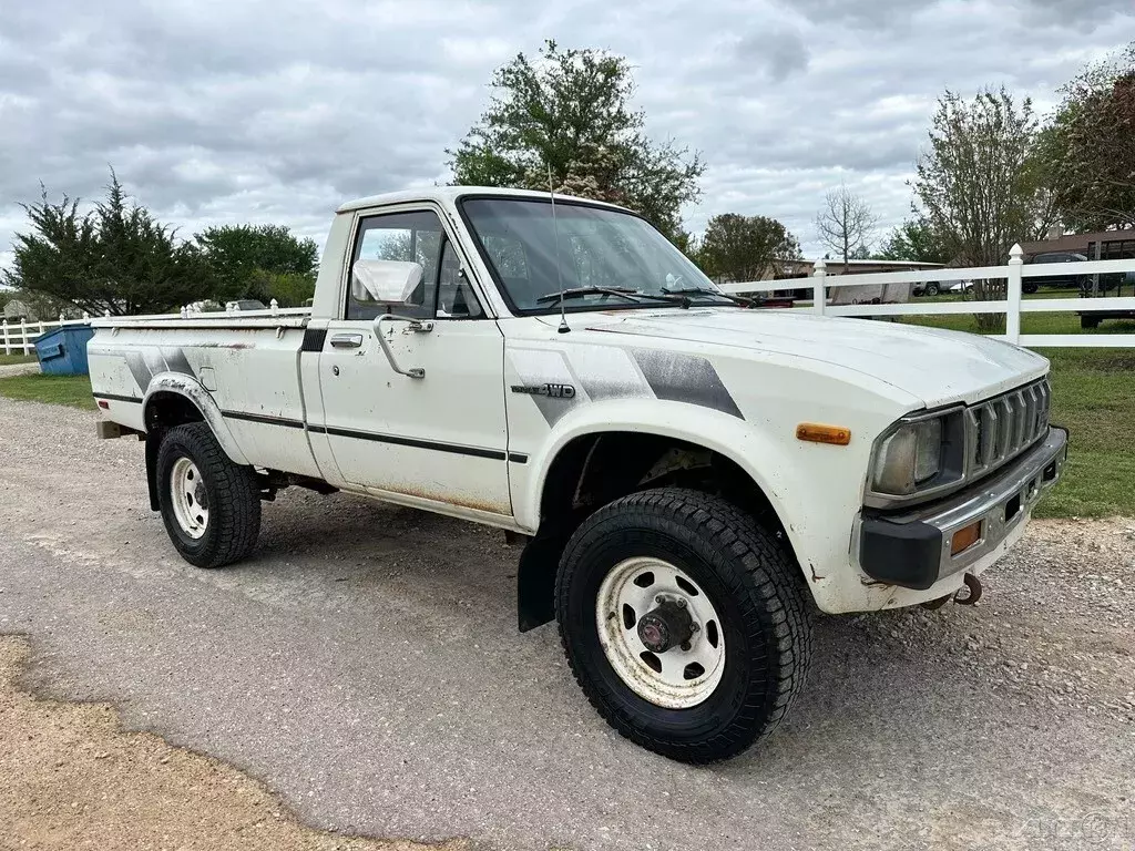 82 Toyota Pickup SR5 4x4 Long Bed - 119k Original Miles 1982 Toyota Pickup SR5