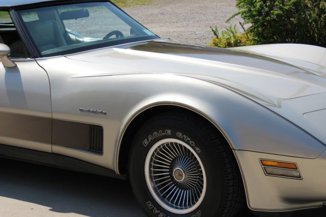 1982 Chevrolet Corvette - photo 10