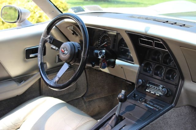 1982 Chevrolet Corvette - photo 12