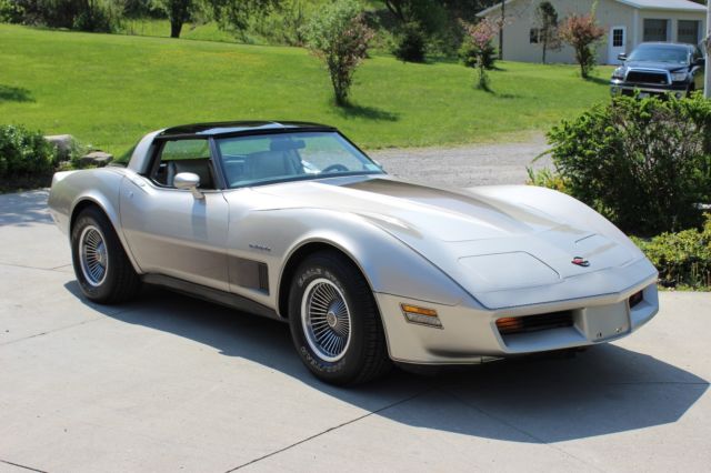 1982 Chevrolet Corvette - photo 2