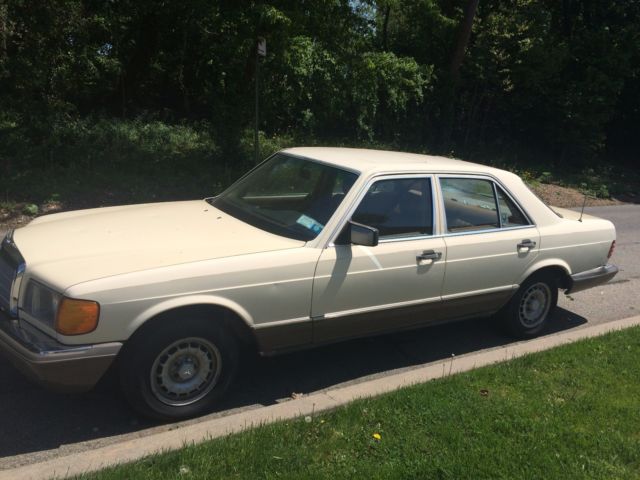 82,Mercedes-Benz 300SDTurbo Diesel 4DSD 1982 Mercedes-Benz 300-Series