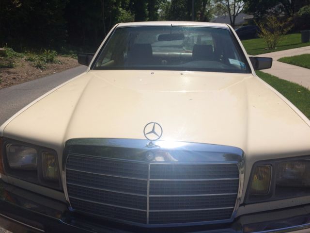 1982 Mercedes-Benz 300-Series - photo 4