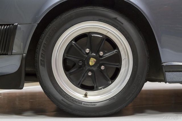 1983 Porsche 911 SC Targa 3.2L 5-Speed Slate Blue Metallic - photo 5
