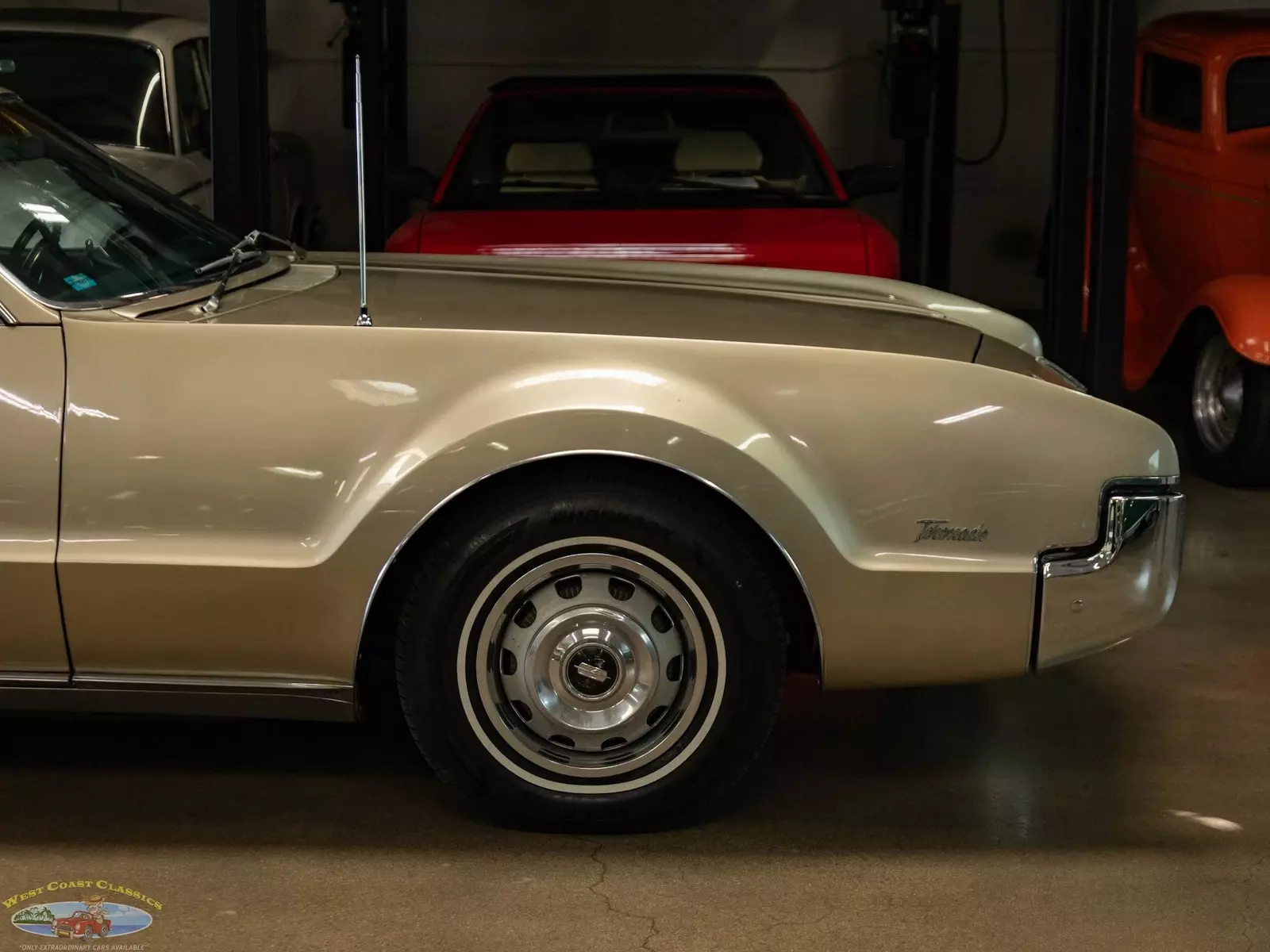 1966 Oldsmobile Toronado Deluxe 2 Door Hardtop - photo 4