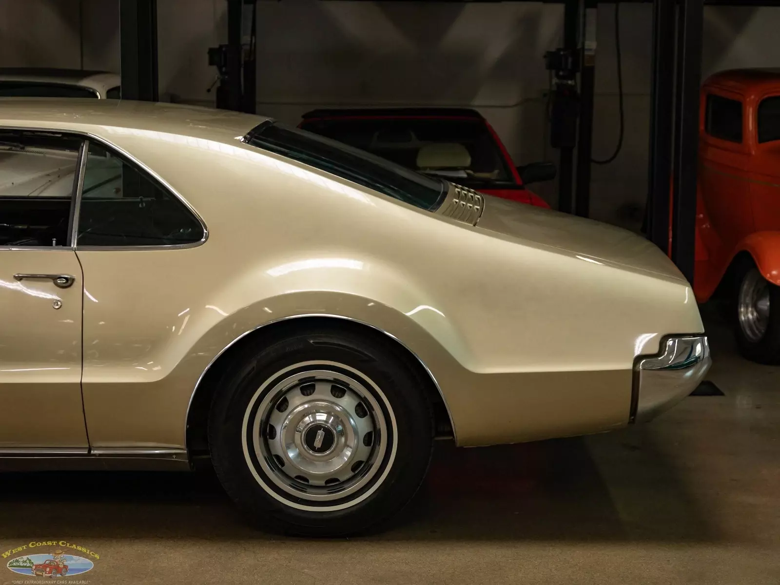 1966 Oldsmobile Toronado Deluxe 2 Door Hardtop - photo 7