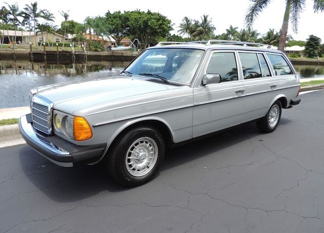 84 MERCEDES 300TD WAGON*SAME FAMILY OWNED SINCE NEW*GARAGED*SERVICED*FLORIDA* 1984 Mercedes-Benz 300-Series WAGON*DIESEL