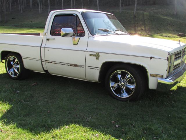 1985 Chevrolet C-10 black - photo 3