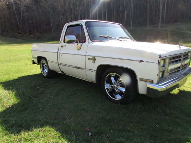 1985 Chevrolet C-10 black - photo 5