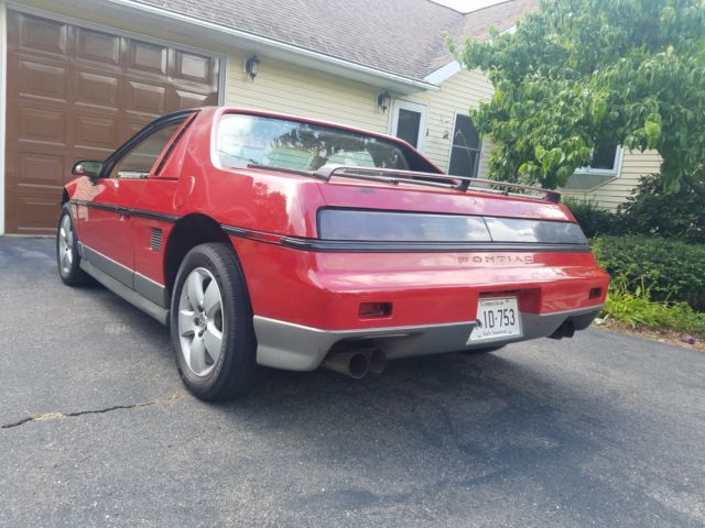 1985 Pontiac Fiero - photo 3
