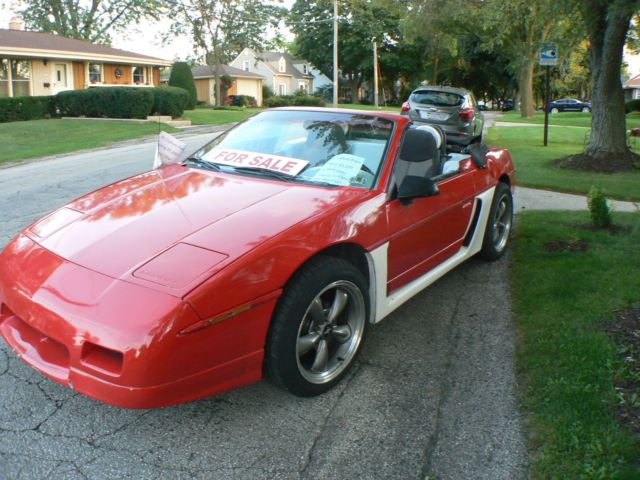1986 Pontiac Fiero SE - photo 3