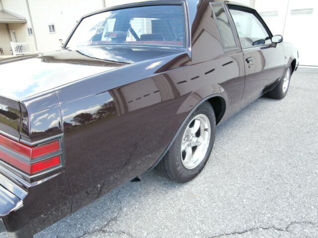 1986 Buick Regal buckets and console (cloth) - photo 3