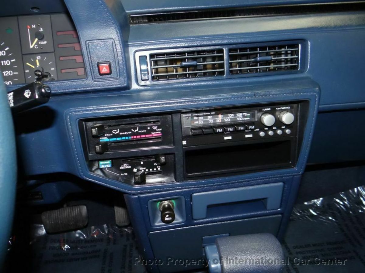 1986 Toyota Camry Deluxe - photo 9