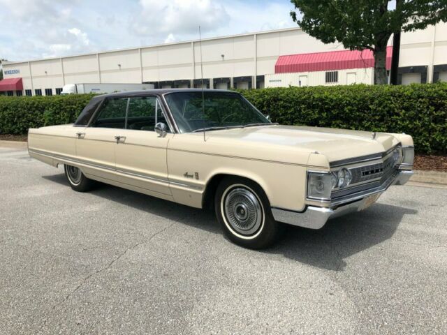 1967 Chrysler Imperial Crown