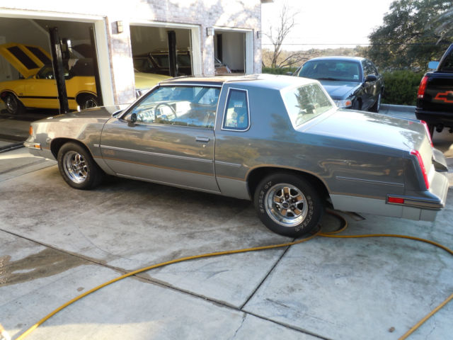 '87 442 T-Top Low Miles, Excellent Original Condition, Every Available Option 1987 Oldsmobile 442