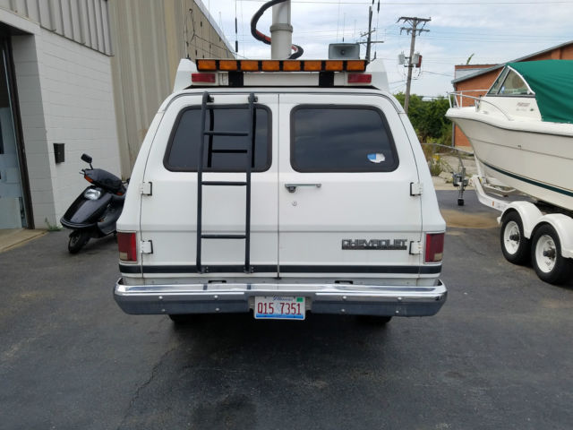 1987 Chevrolet Suburban Custom Deluxe Sport Utility 4-Door - photo 7
